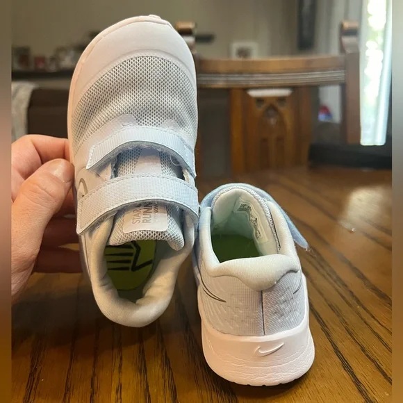 Boys Nike Star Runner Size 8 - Picture 3 of 5